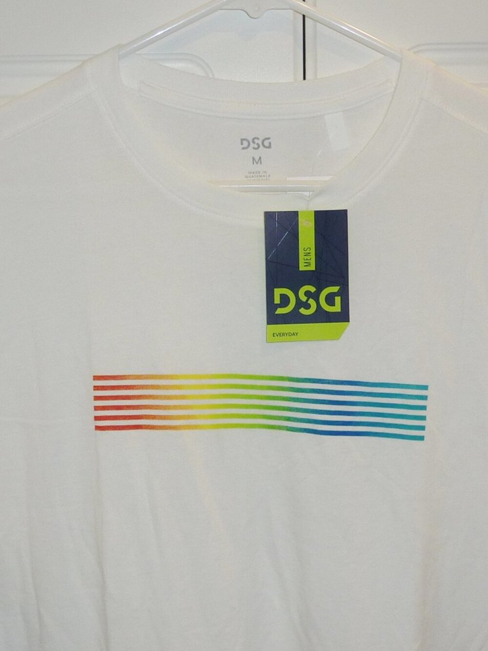 NWT DSG Men's Regular Fit Short Sleeved Graphics T-Shirt Size Medium